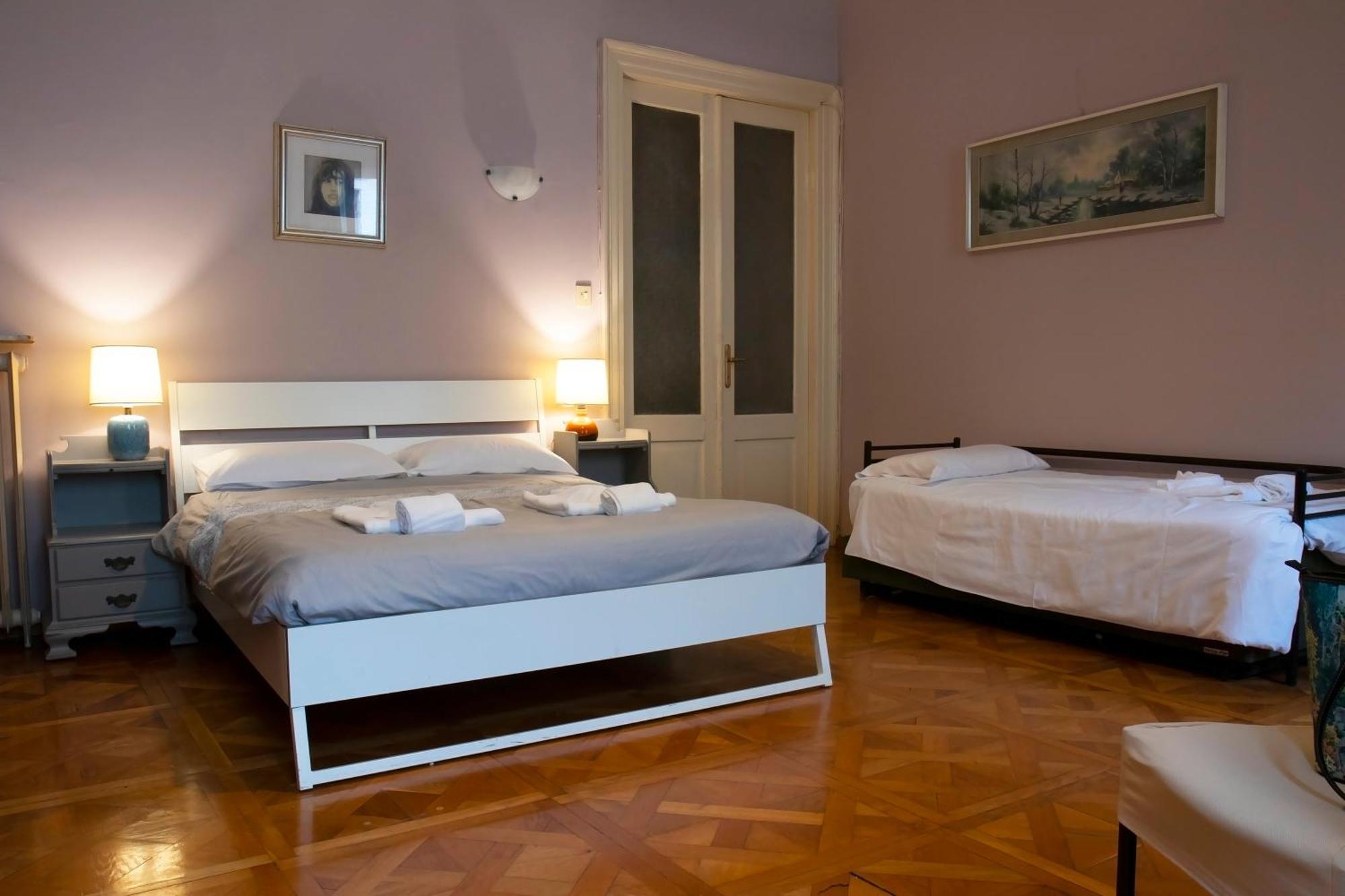 Hostel Teatro Trieste Bagian luar foto